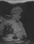 Le Buste de Madame Simpson (marbre et terre)