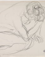 Femme nue assise de profil vers la droite, lovée sur elle-même, la tête sur une main