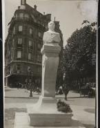 Monument à Henri Becque à Paris