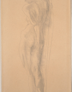 Femme nue debout, de dos, une main à la fesse droite