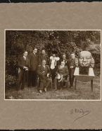 Rodin reçoit un moulage d'une délégation mexicaine
