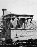 Cariatides de l'Erechthéion sur l'Acropole d'Athènes