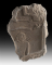 Fragment de relief : Personnage tourné vers la droite ayant sur les épaules l'écharpe transversale. Hiéroglyphes au-dessus de lui.