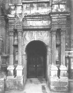 Portail sculpté de la cathédrale de Pontoise