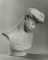 Marie Fenaille, buste, la tête inclinée à gauche