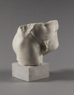 Fragment d'une statuette masculine nue