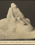 Triton et Néréide sur un dauphin (marbre)