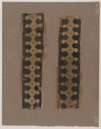 Deux fragments de bande à décor de losanges perlés