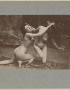 Deux femmes nues posant pour les Bacchantes de Falguière (Salon 1886)