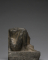 Fragment de statue-bloc : Ankhkhonsou présentant devant lui une statuette d'Osiris