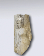 Fragment de relief : Aphrodite nue ?