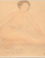 Femme nue accroupie vers la droite, une jambe tendue, l'autre repliée sous elle