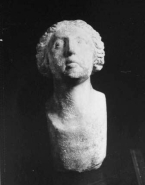 Tête sculptée antique