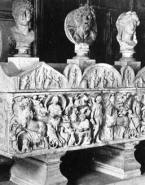 Sarcophage et bustes antiques