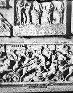 Relief sculptés dans une salle du musée de Naples