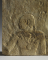 Fragment de stèle : enfant tourné vers la droite