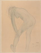 Femme nue de dos, penchée, une main sur un genou