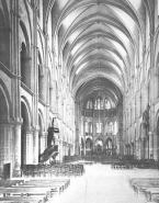 La nef centrale de Saint-Rémi de Reims