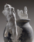 Assemblage : Adolescent désespéré et enfant d'Ugolin autour d'un vase