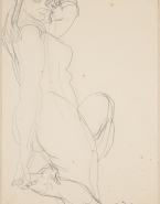 Femme nue de profil, un genou en terre, une main à un pied