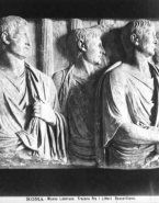 Relief de Trajan et les sergents