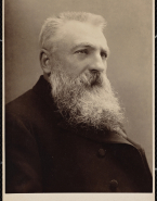 Portrait de Rodin cheveux en brosse