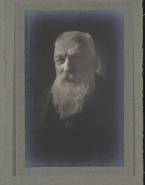 Portrait de Rodin coiffé en brosse