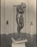 Eve dans une salle de l'Hôtel Biron (bronze)
