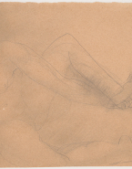 Femme nue à demi allongée se tenant le pied gauche de la main gauche