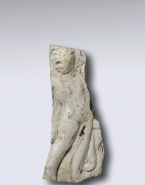 Fragment de relief : personnage nu, la tête tournée vers la droite
