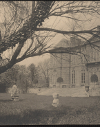 Antiques dans le jardin de l'Hôtel Biron