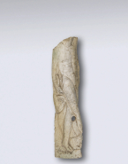Fragment de relief : homme nu, portant une outre (scène du cortège dionysiaque)