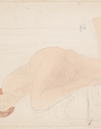 Femme nue allongée vers la gauche, une jambe relevée, une main au sexe