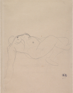 Femme nue allongée de profil à droite