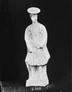 Figurine féminine sculptée