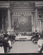 Banquet donné en l'honneur des parlementaires scandinaves dans la galerie des Batailles à Versailles