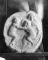 Vierge à l'enfant dans un médaillon par Ernest Durig (plâtre)