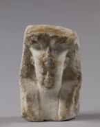 Modèle de sculpteur : Buste de roi, coiffé du nemès et muni de cornes de bélier