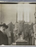 Rodin dans l'atelier des antiques