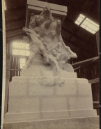 Base du monument à Claude Lorrain (marbre)