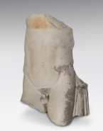 Fragment de statue virile dans la nudité héroïque